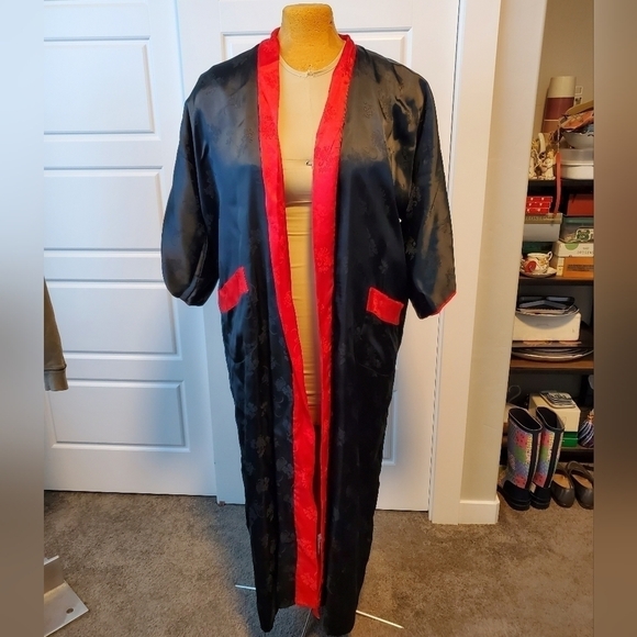 VINTAGE ASIAN INSPIRED 1980s LONG REVERSIBLE ROBE RED BLACK WOMEN SIZE XL - Picture 8 of 12